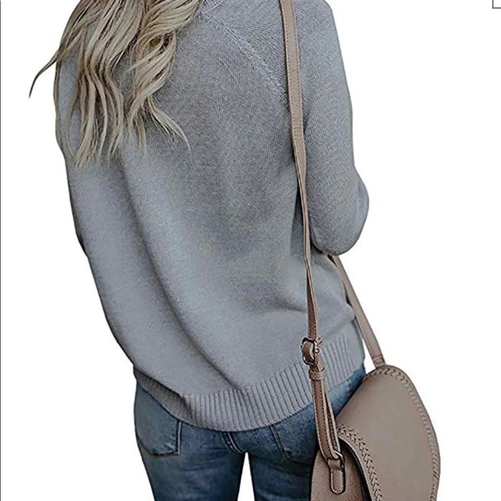 Gray Heart Pattern sweater - Picture 3 of 6